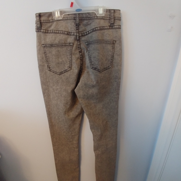 💓10/ $50💓: Grey acid wash jeggings - Picture 2 of 3